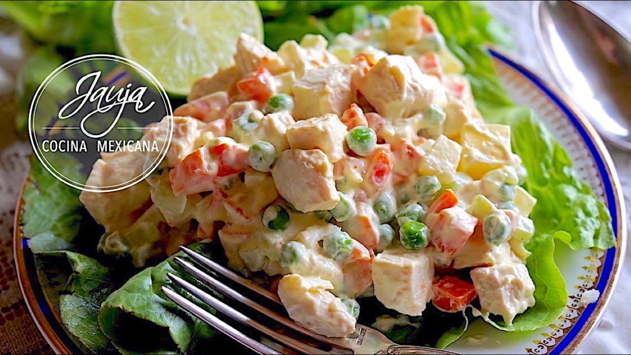 Disfruta De Una Deliciosa Ensalada De Pollo Deshebrado En Solo