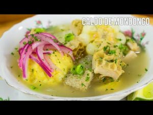 Descubre cómo hacer un delicioso caldo de mondongo en casa en simples