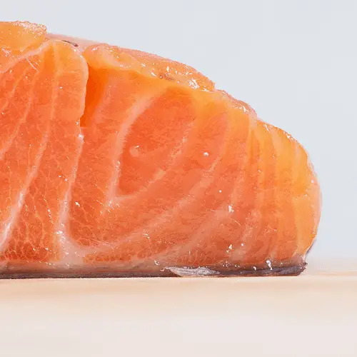 ¿Cuánto tiempo se puede guardar el salmón ahumado casero?