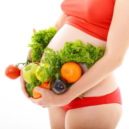 ¿Qué beneficios tiene el tomate en el embarazo?