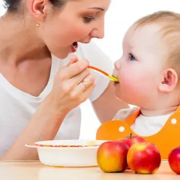 ¿Qué cantidad debe comer un bebé de 12 meses?