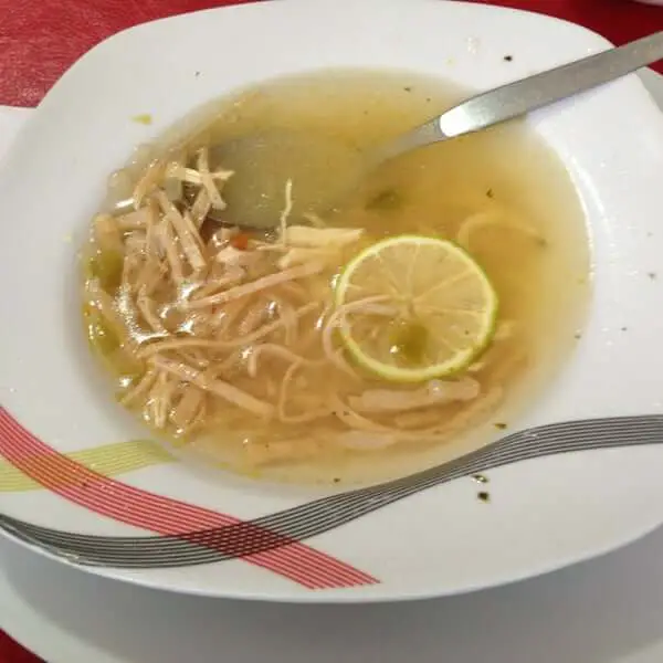 ¿Qué diferencia hay entre sopa y consomé?