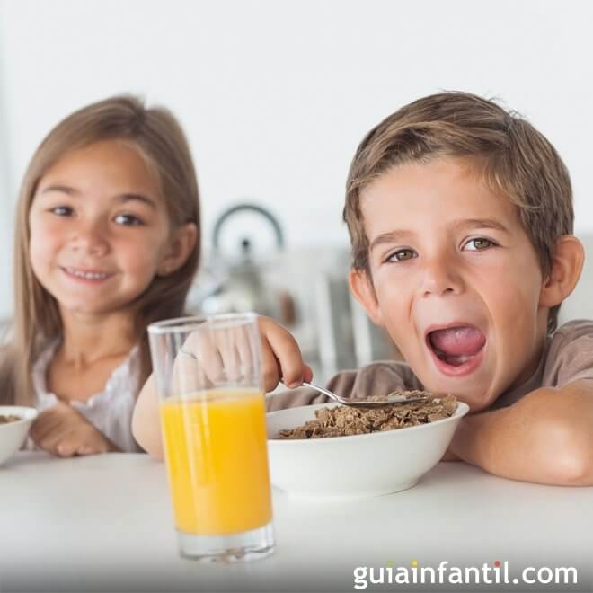 ¿Qué se le puede dar de desayuno a un bebé de un año?