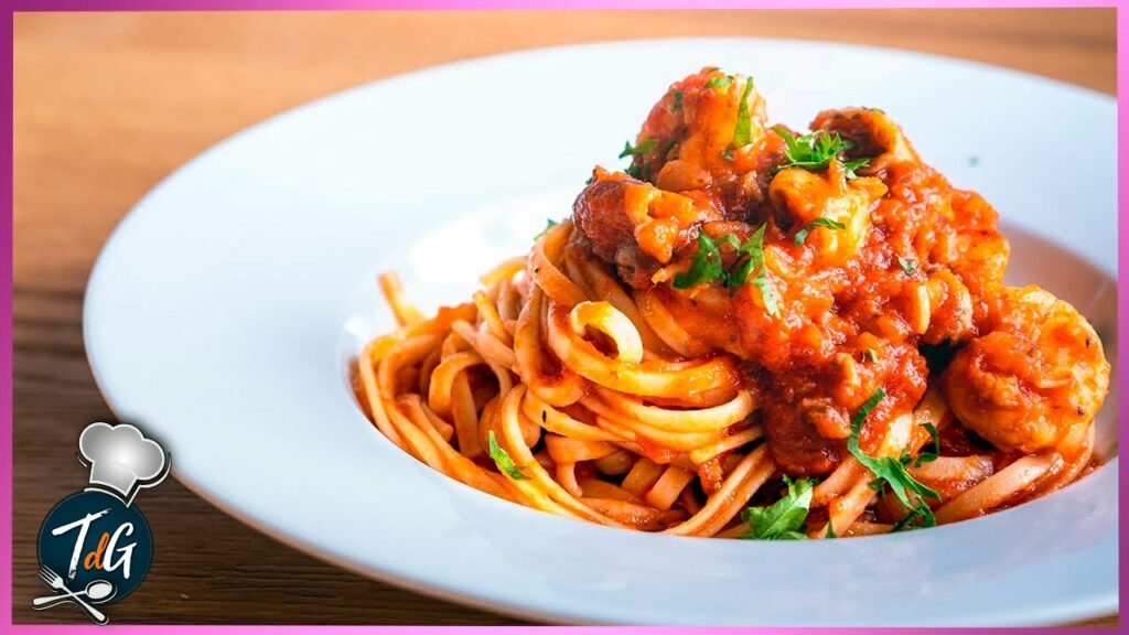 Deléitate con exquisitos espaguetis con marisco en casa