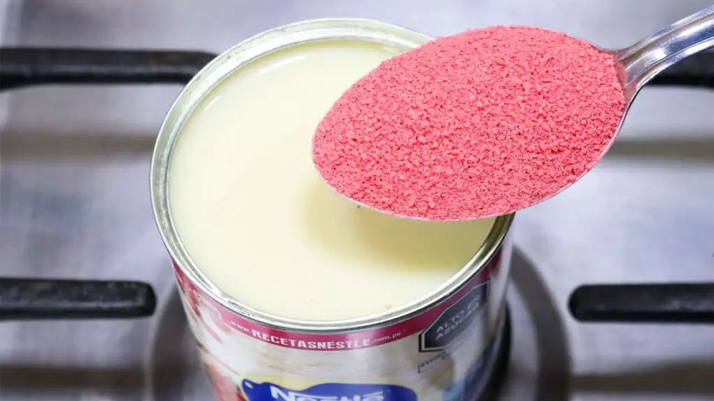Delicia irresistible: postre de leche condensada y gelatina de fresa en 3 pasos