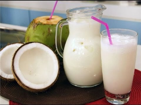 Aprendiendo la receta secreta de cómo hacer agua de coco molido ¡Fácil y deliciosa!
