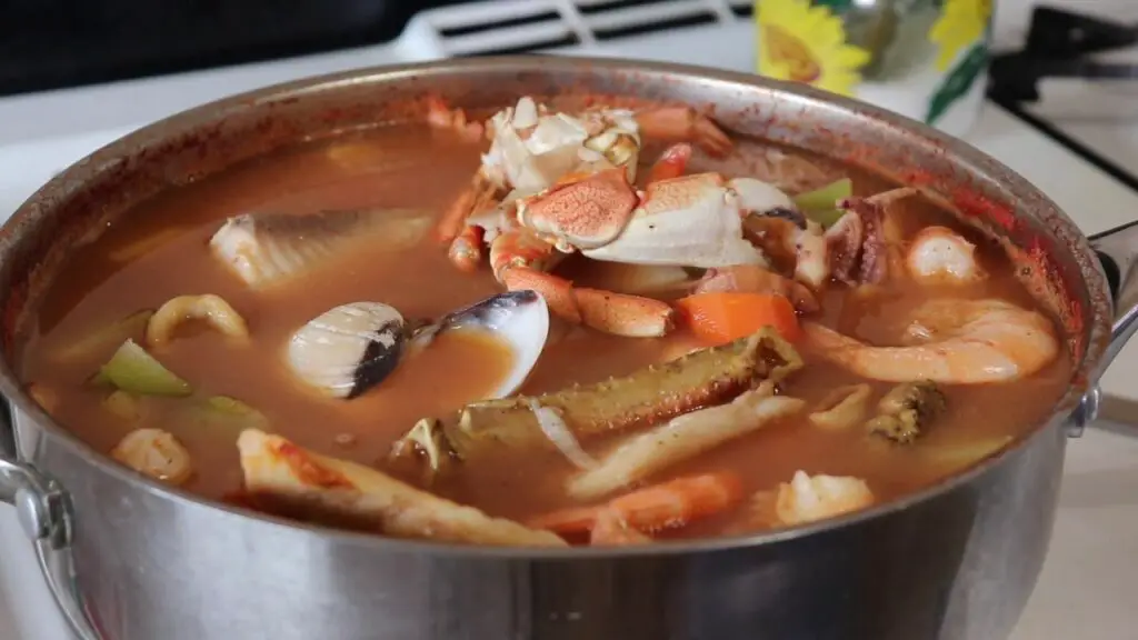 Descubre la auténtica receta de sopa de mariscos mexicana en casa fácilmente
