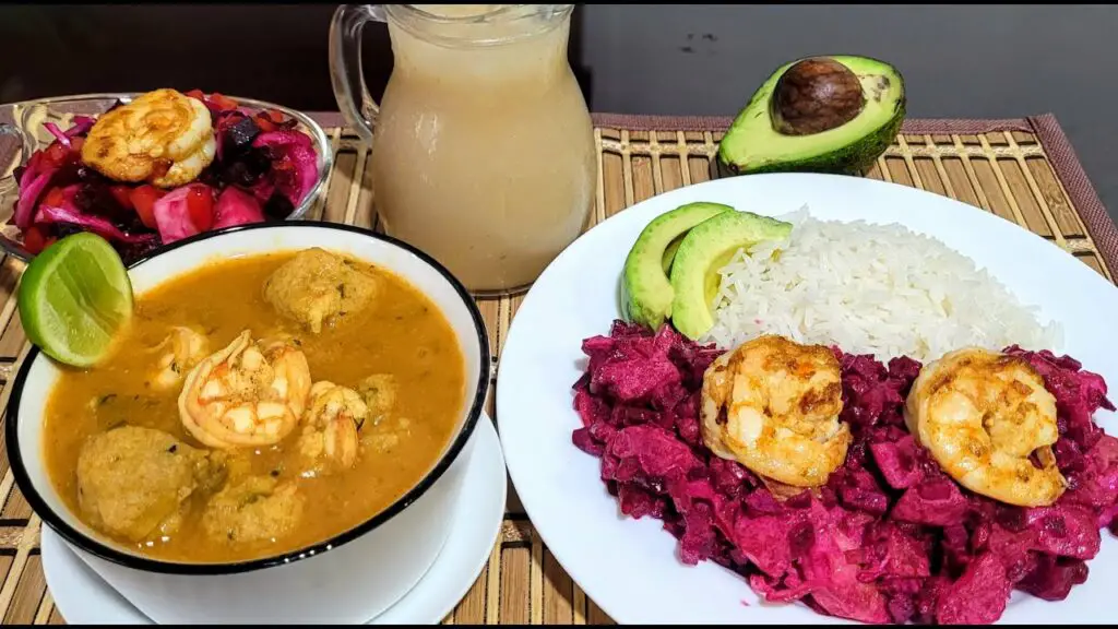 Descubre la deliciosa variedad de almuerzos ecuatorianos en menos de $10 al día.