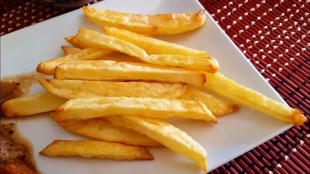 Consigue unas patatas fritas saludables con esta receta de freidora de aire