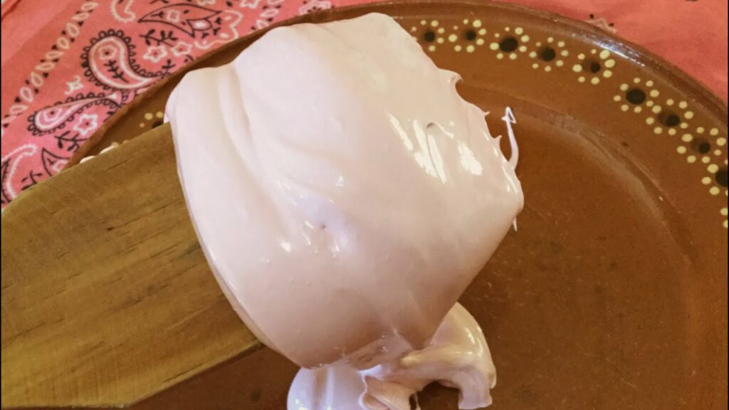 Conviértete en el maestro del dulce: Aprende cómo hacer merengue para Tres Leches en casa