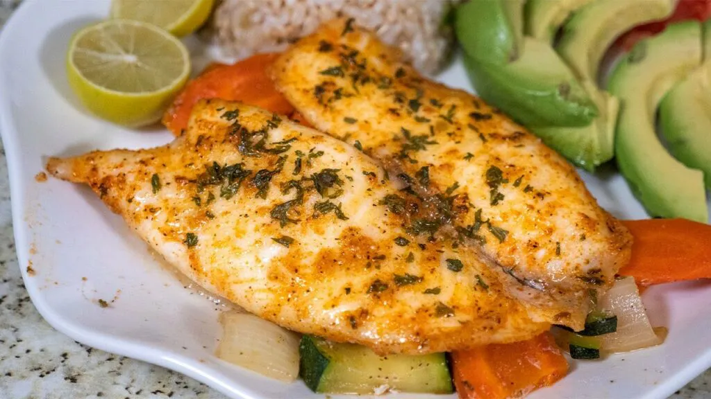 Prepara pescado al horno en segundos con estas recetas fáciles