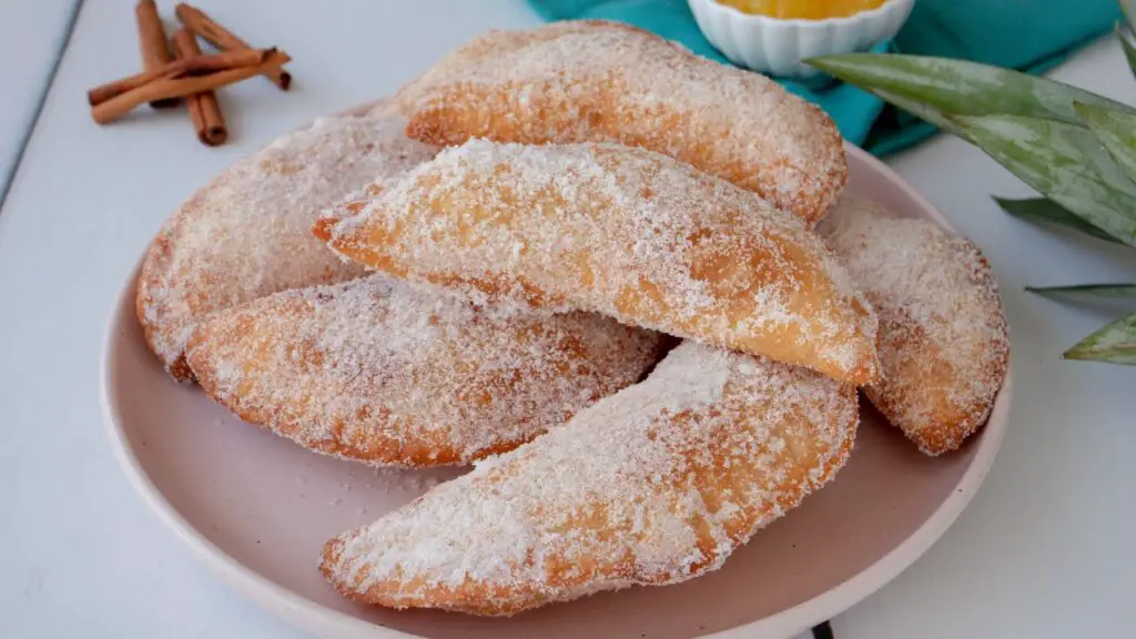 ¿Has probado las irresistibles empanadas dulces fritas?
