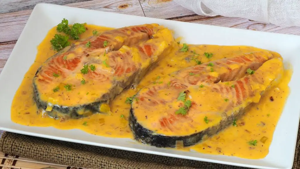 Deléitate con esta receta de salmón en exquisita salsa ¡irresistible!