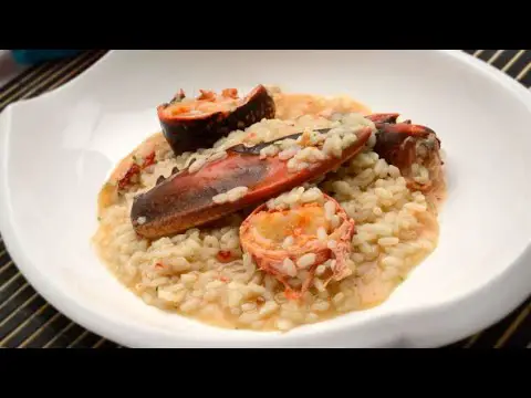 Aprende a cocinar el delicioso arroz con bogavante caldoso de Arguiñano