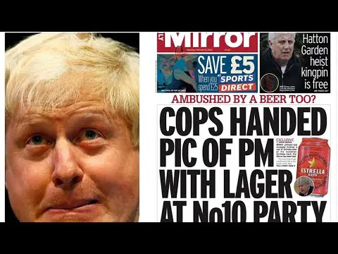 Boris Johnson disfruta de la cerveza española en su visita a España